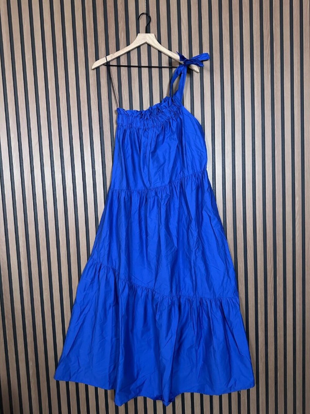 New Xirena Maxi Dress XS Blue Maisie Pockets Tiered Azure One-Shoulder Smocked